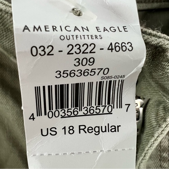 American Eagle distressed mom jeans - Picture 6 of 6